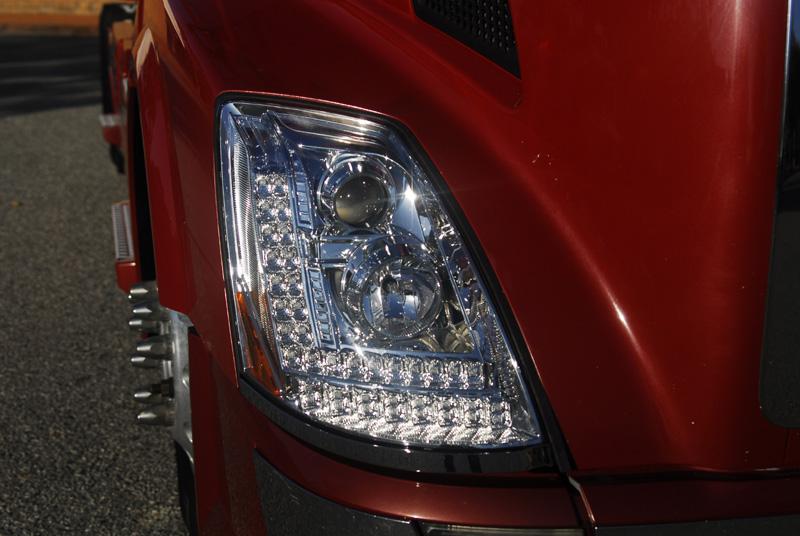 thumbnail image 2 of LEAVAN Chrome Halogen Projector Headlight Set For 2004-2017 Volvo VNL Semi Trucks 2 of 5